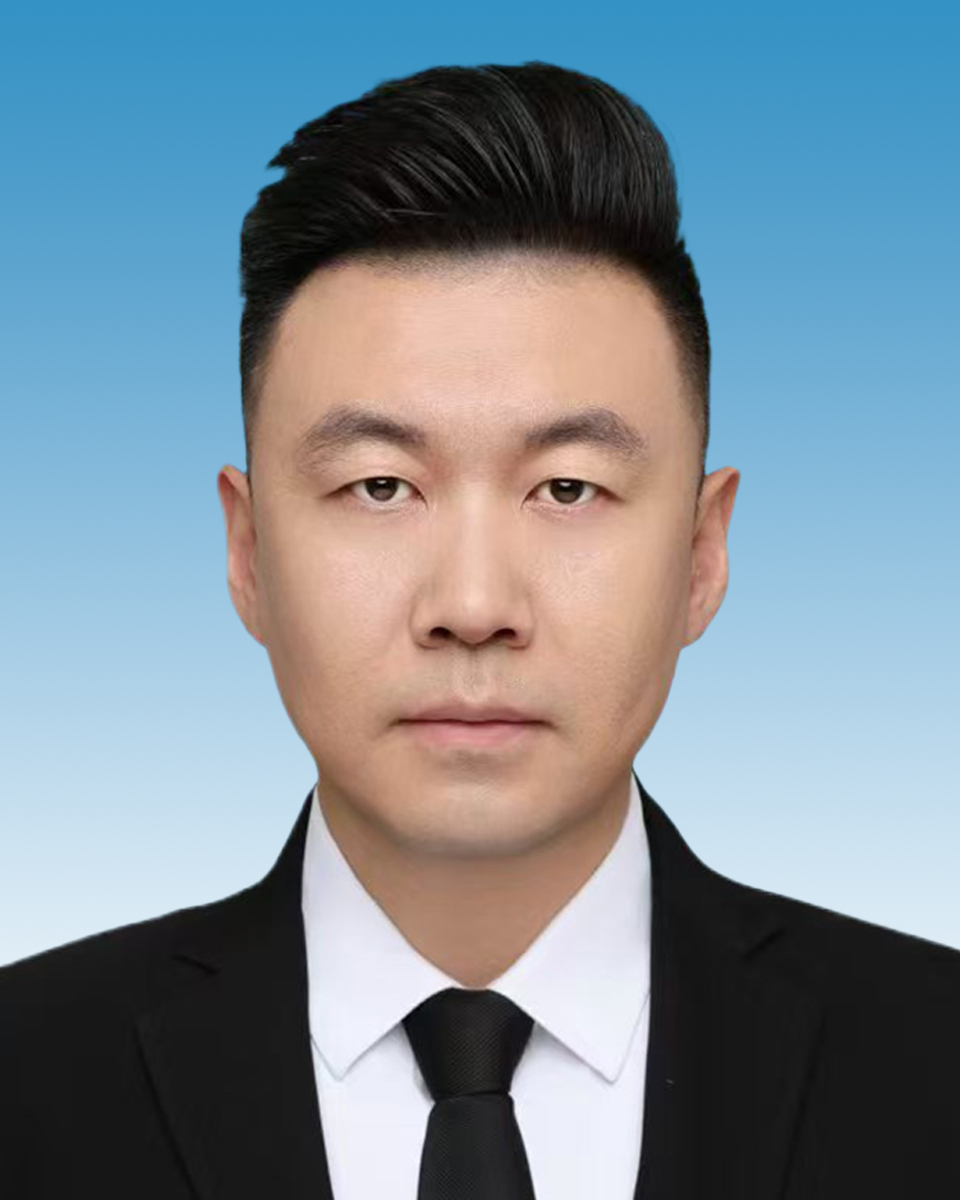 张哲伟.jpg